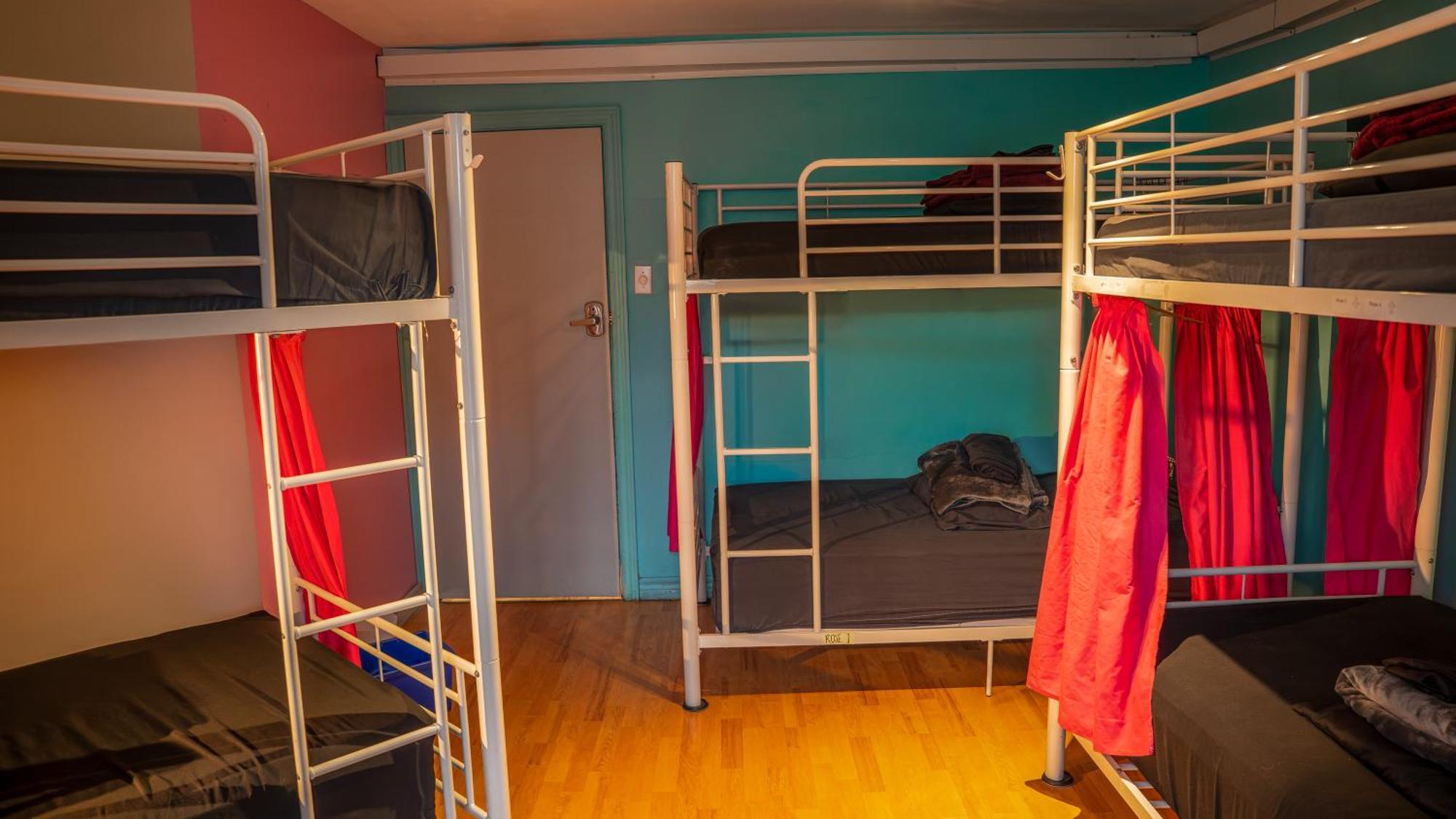 Bed 6-Bed Female Dormitory Room